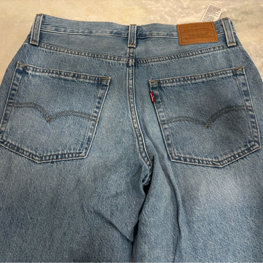 Levi’s Premium Baggy Dad Jeans – Size 26 – Light Wash, Distressed - Picture 3 of 4